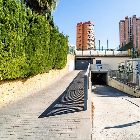 Parking Y Padel A 9 Min Playa Poniente