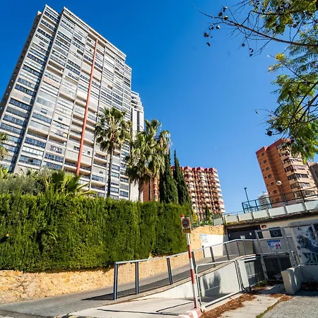 Parking Y Padel A 9 Min Playa Poniente בנידורם
